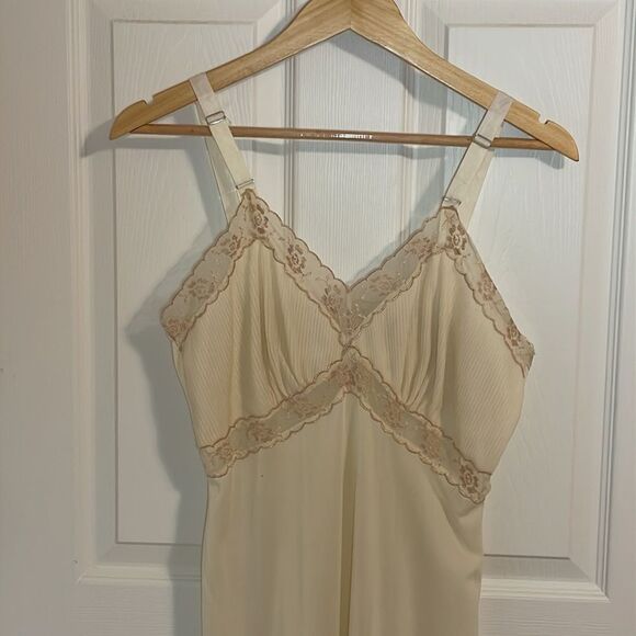 Vintage Nylon Nightgown, aesthetic, Beige, cream, Dress, Slip, Small - Picture 4 of 13
